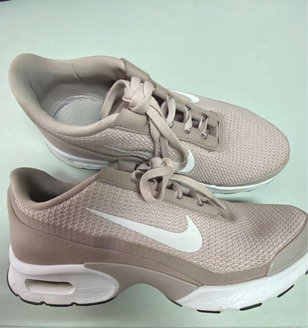 nike delivery charge