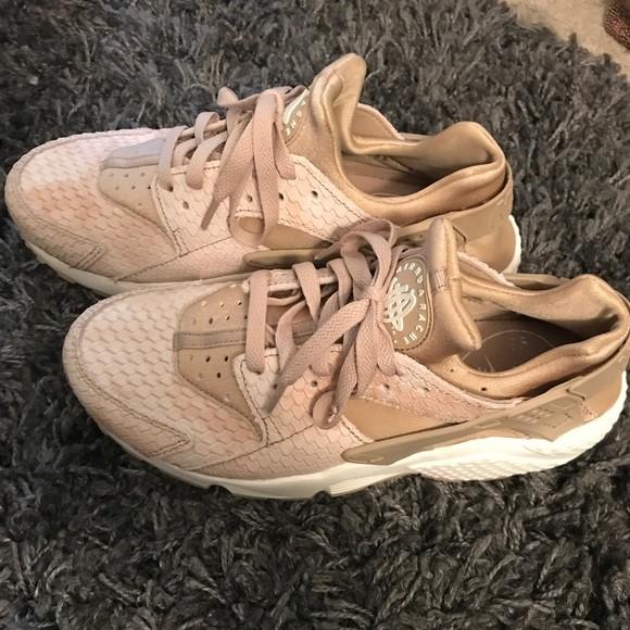 cream snakeskin shoes