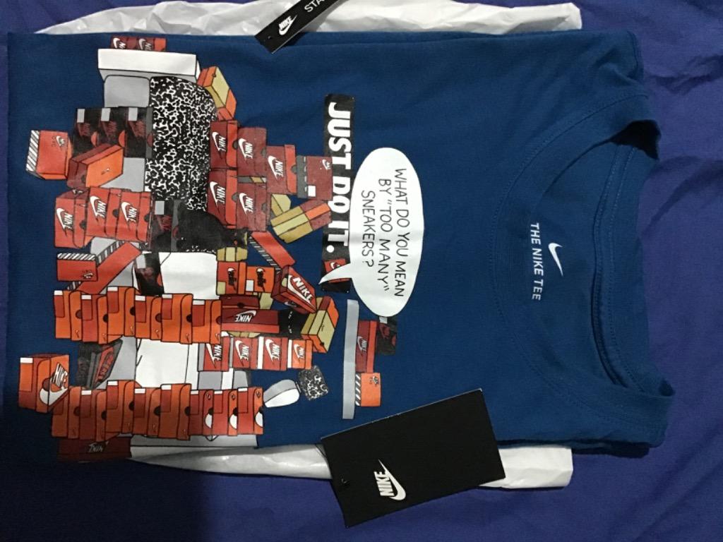 nike too many sneakers t shirt