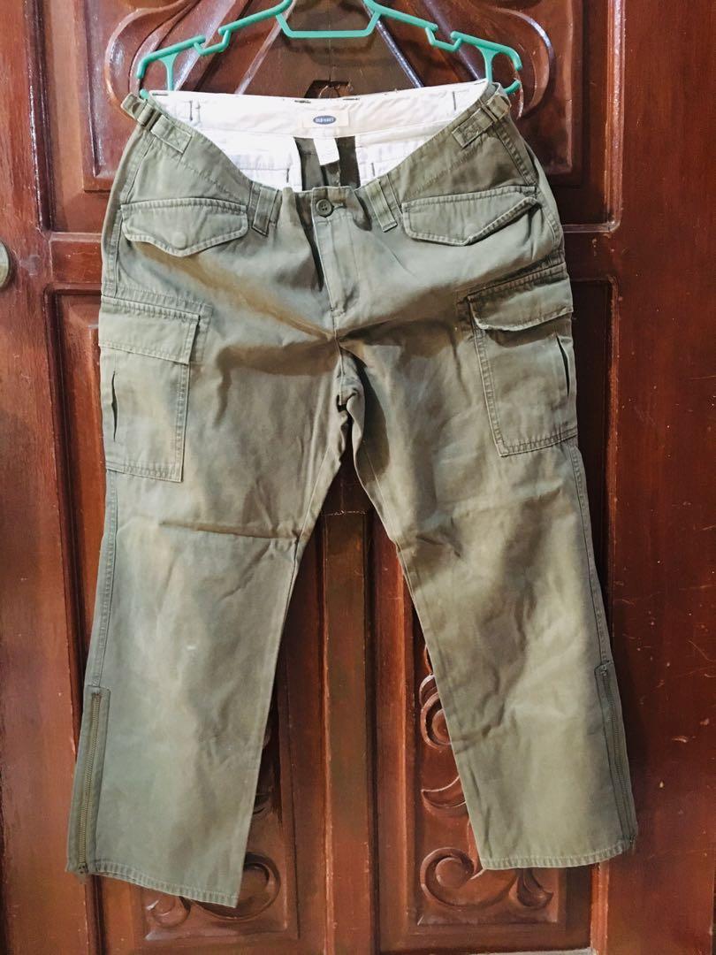 old navy women's cargo pants pockets