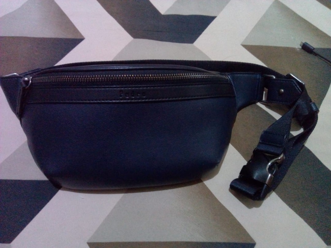 Pedro Waist Bag, Fesyen Pria, Tas & Dompet , Tas Selempang di Carousell