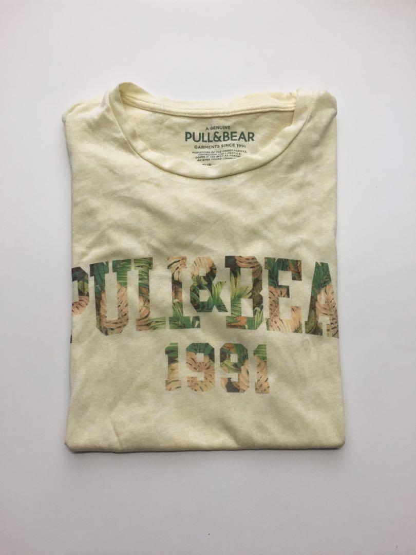 Pull & Bear Tee (Category: Longsleeves) located in Ampang. Submitted by feisal. (Listing ID 1020617698, Image 1). Description: Pull & Bear Tee Condition 9/10 Size S Pit 18 Length 27.5.