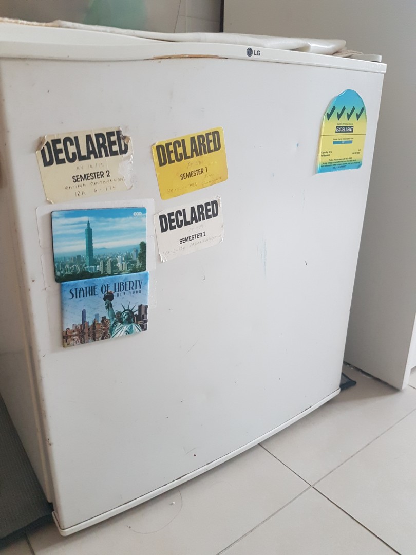 Fridge for University!! Small Fridge NUS,NTU, TV & Home Appliances
