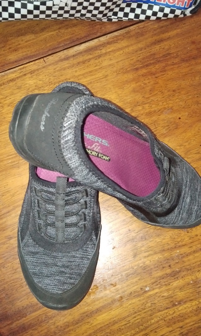 sketchers classic fit
