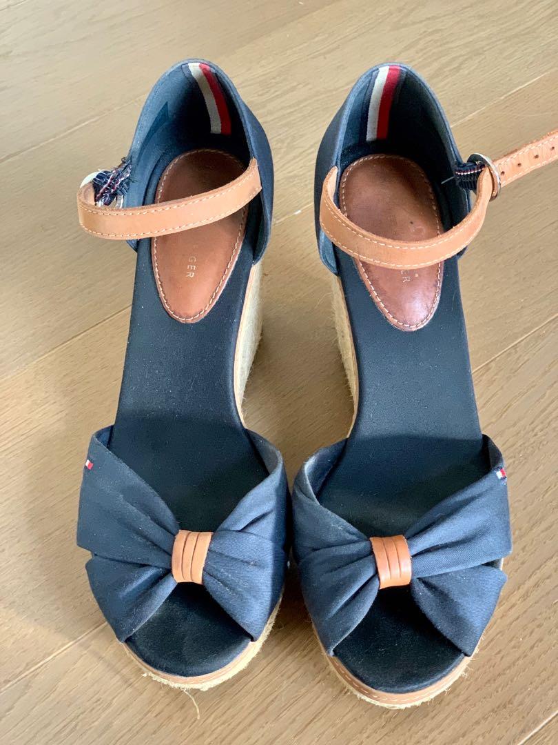 tommy hilfiger elena wedge sandals