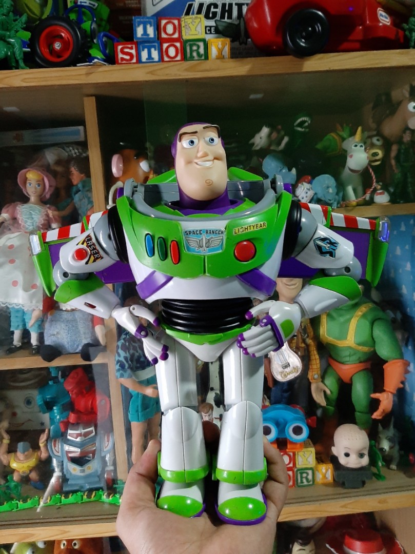 toy story signature collection buzz lightyear 12 inch