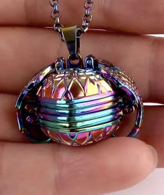 Expanding locket hot sale