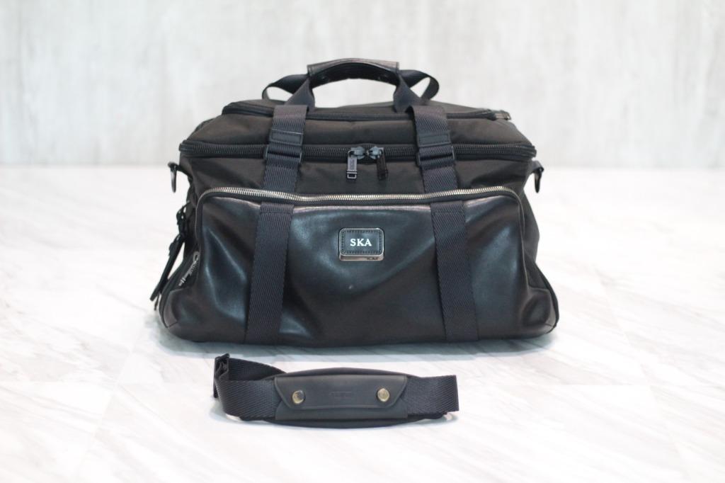 tumi gym bag