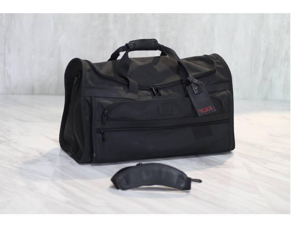 tumi sports bag