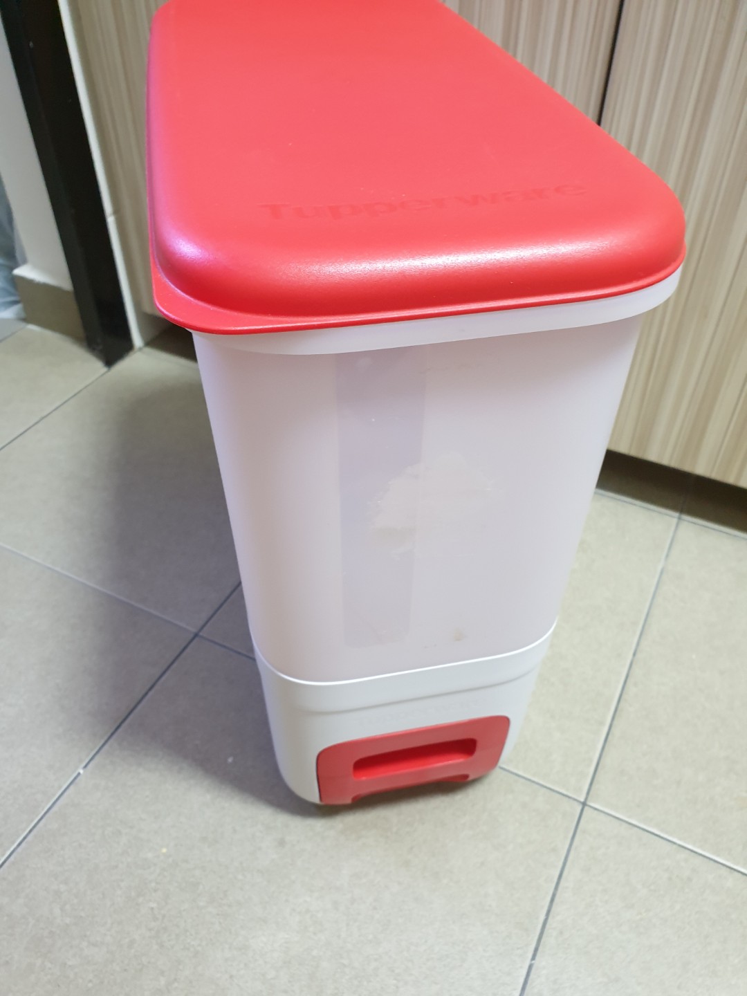 Tupperware Rice Container, Home Appliances, Kitchenware on Carousell