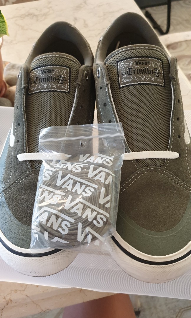 vans trujillo grey