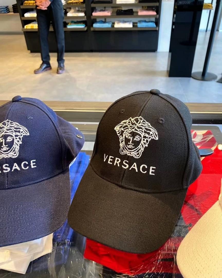 caps versace