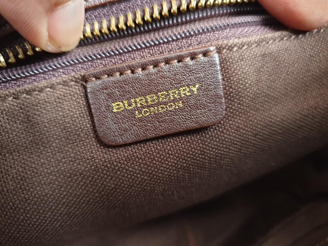 11994 - P900 Burberry london choco brown canvas leather small shoulder bag  - issue - inside pocket - no zipper pull, Women's Fashion, Bags & Wallets,  Purses & Pouches on Carousell