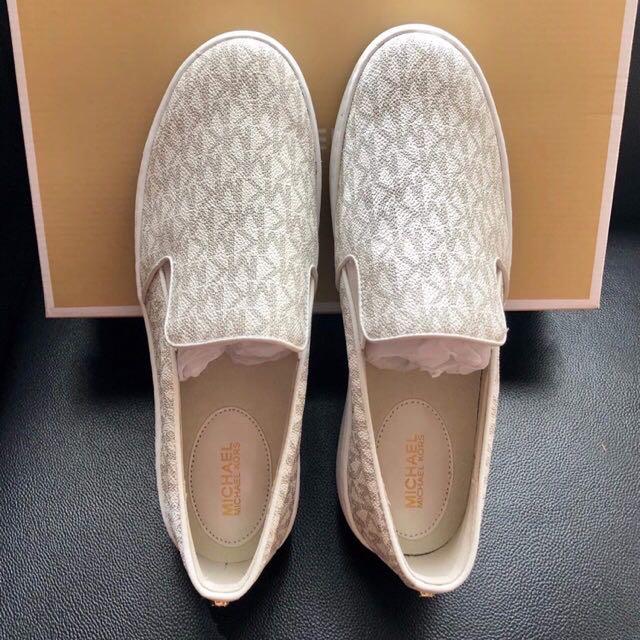 michael kors slip on