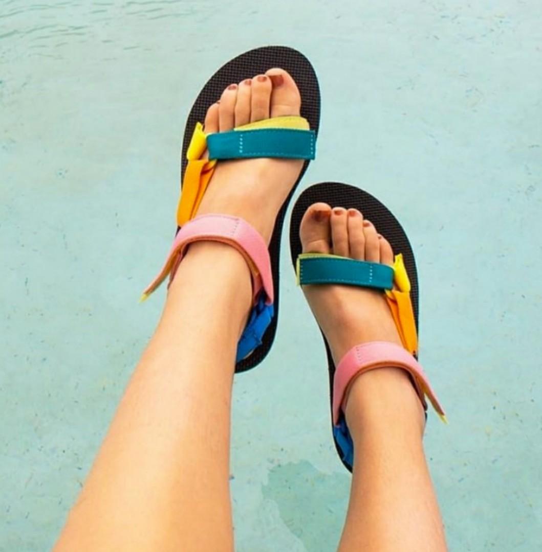 Teva original universal sandals outlet in 90s colour block