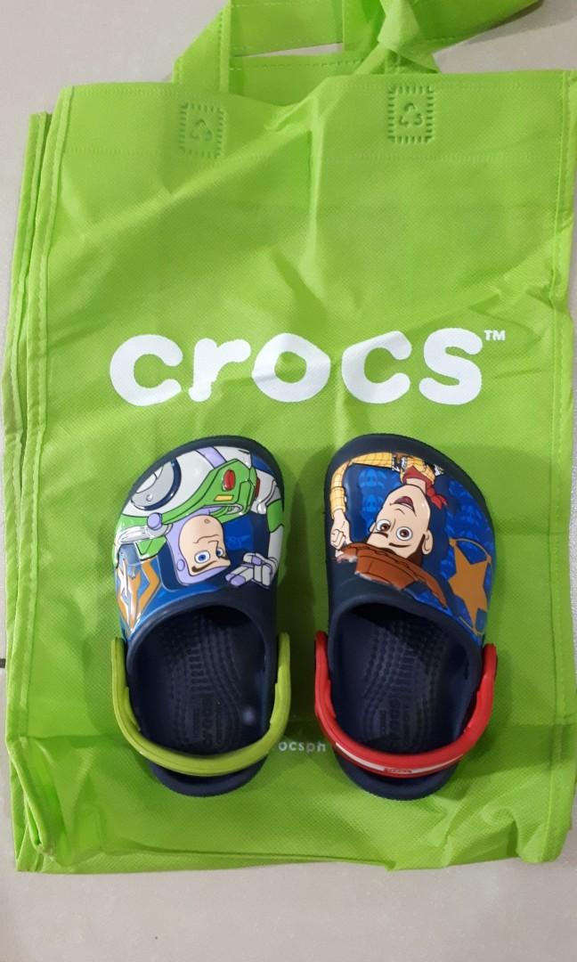 toy story crocs size 6
