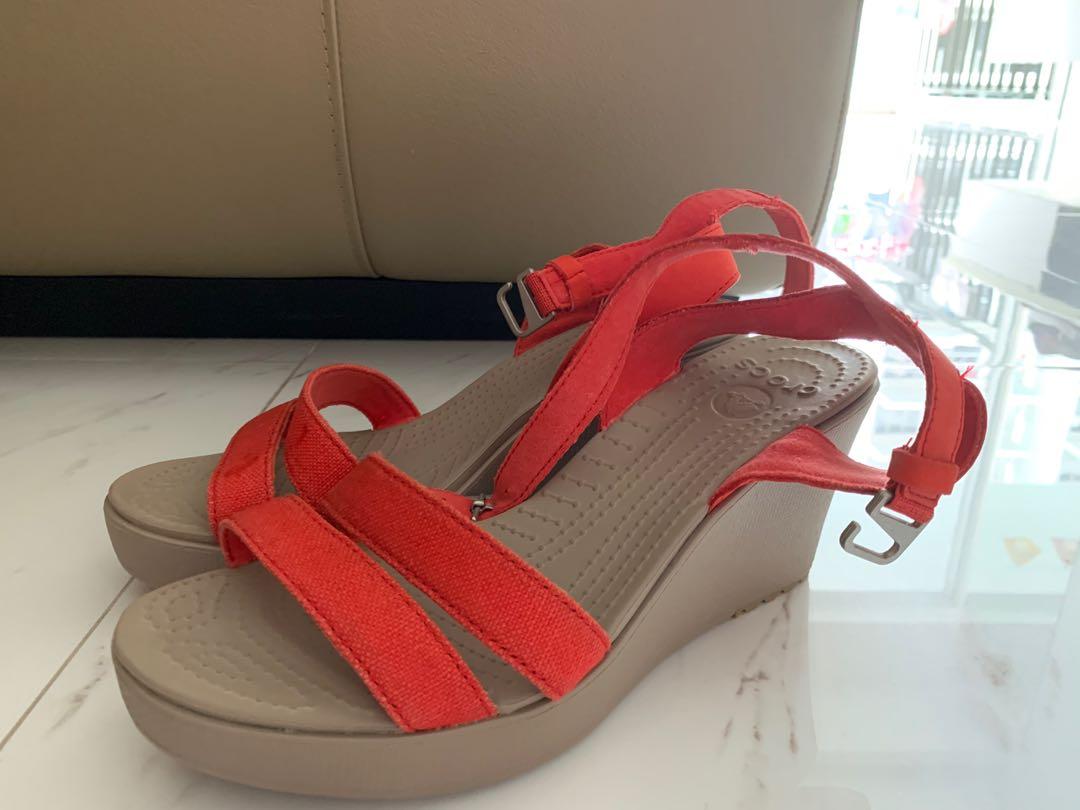 crocs platform sandals