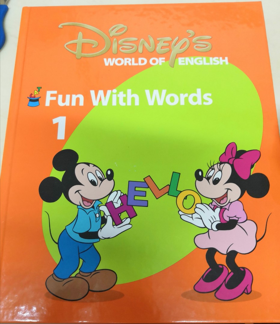 Disney's world of English, 興趣及遊戲, 書本& 文具, 小朋友書- Carousell