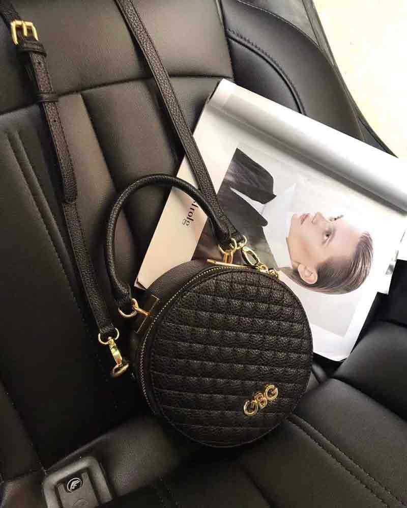Guess By Guess Rounded Bag Fesyen Wanita Tas Dompet Di Carousell