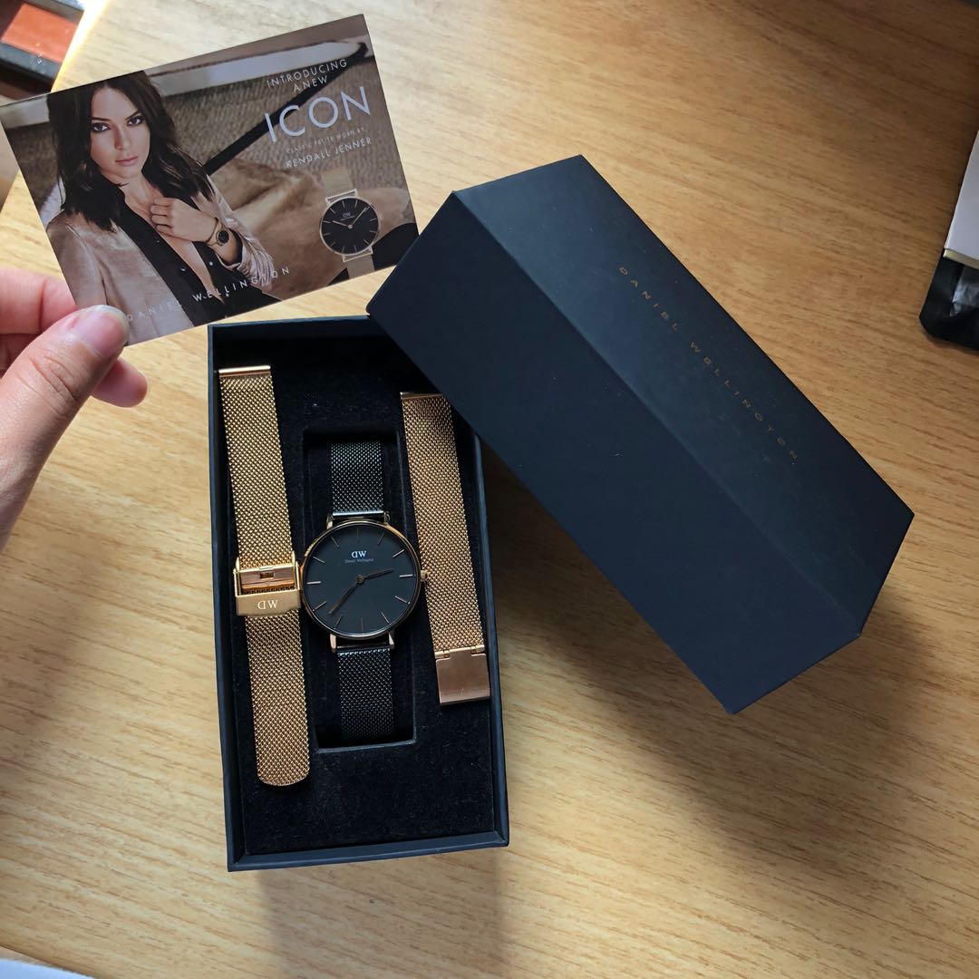 Jam tangan DW CLASSIC PETITE UKURAN 32MM ( DAPAT 2 STRAP ), Fesyen