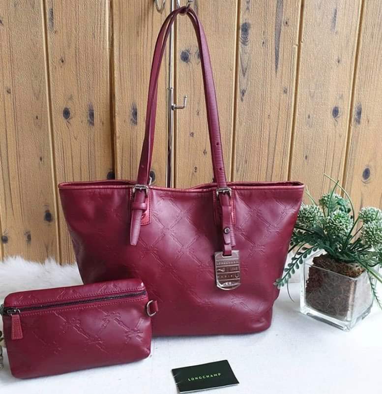 Longchamp cuir leather tote bag with pouch maroon, Luxury, Bags & Wallets  on Carousell