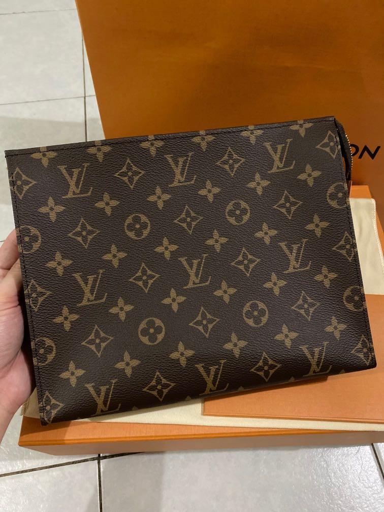 Unused Louis Vuitton Toiletry 26 Monogram canvass With box, dust