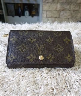 (Category: ) located in . Submitted by luxpreloved8 (Listing ID 1020903831, Image 1). Description: .
