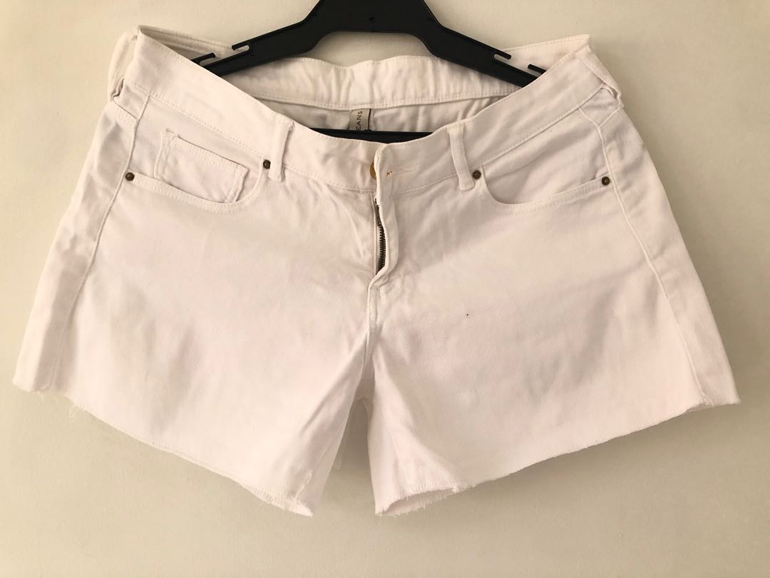 white denim jean shorts