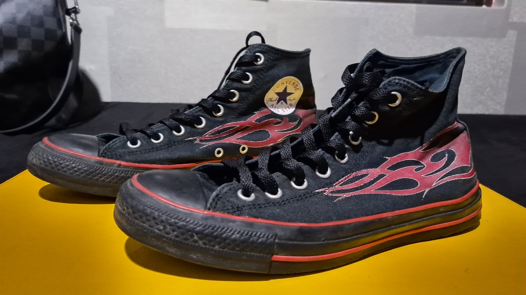 mens converse walking sneakers