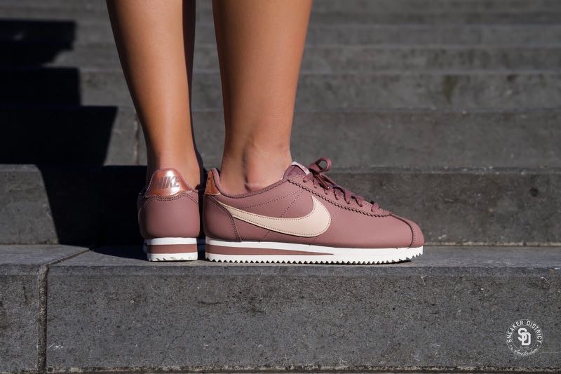 mauve nike cortez