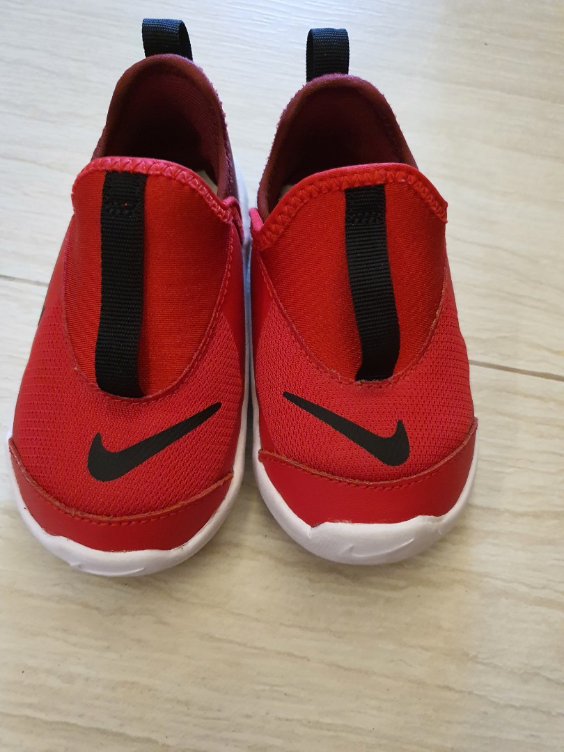 childrens red nike trainers