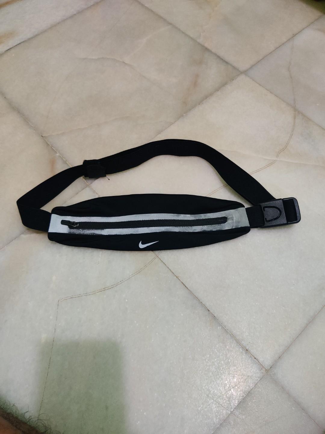 nike running pouch