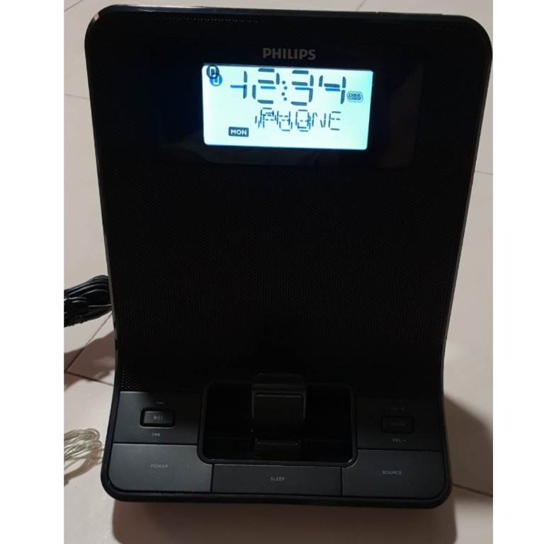 PHILIPS CLOCK RADIO FOR IPOD/IPHONE CLOCK RADIO, Audio, Portable Music
