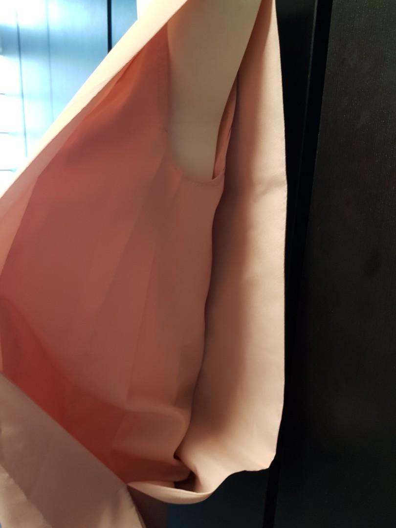 Pink Rectangular top (Category: Blouses) located in Singapore. Submitted by mintshopper (Listing ID 1020924909, Image 3). Description: Brand New. Cutting is nice. see pictures for measurements..