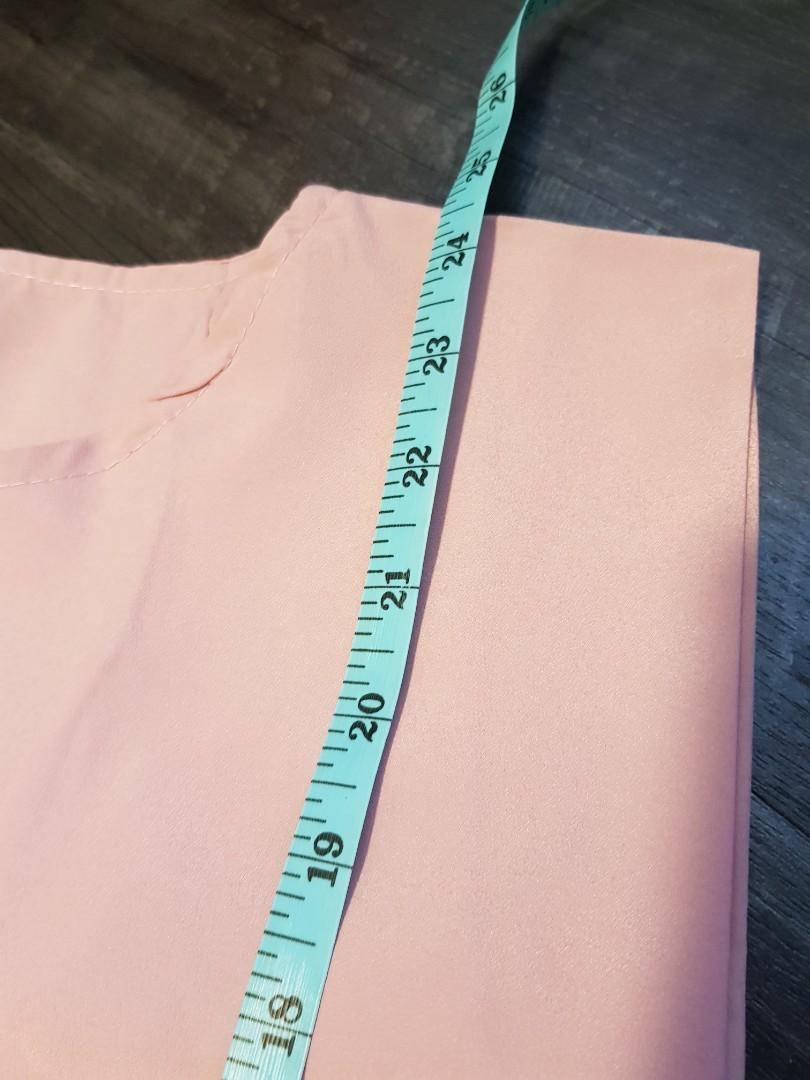 Pink Rectangular top (Category: Blouses) located in Singapore. Submitted by mintshopper (Listing ID 1020924909, Image 8). Description: Brand New. Cutting is nice. see pictures for measurements..