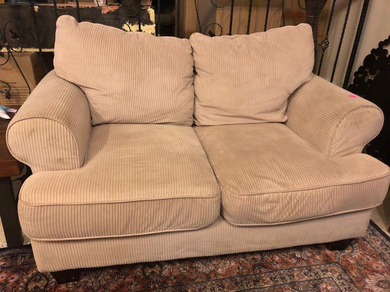 Sofa Set (Category: Free Items) located in Singapore. Submitted by montgomery98 (Listing ID 1020808951, Image 3). Description: 2 smaller couches and 1 larger couch . Self collect Woodlands.