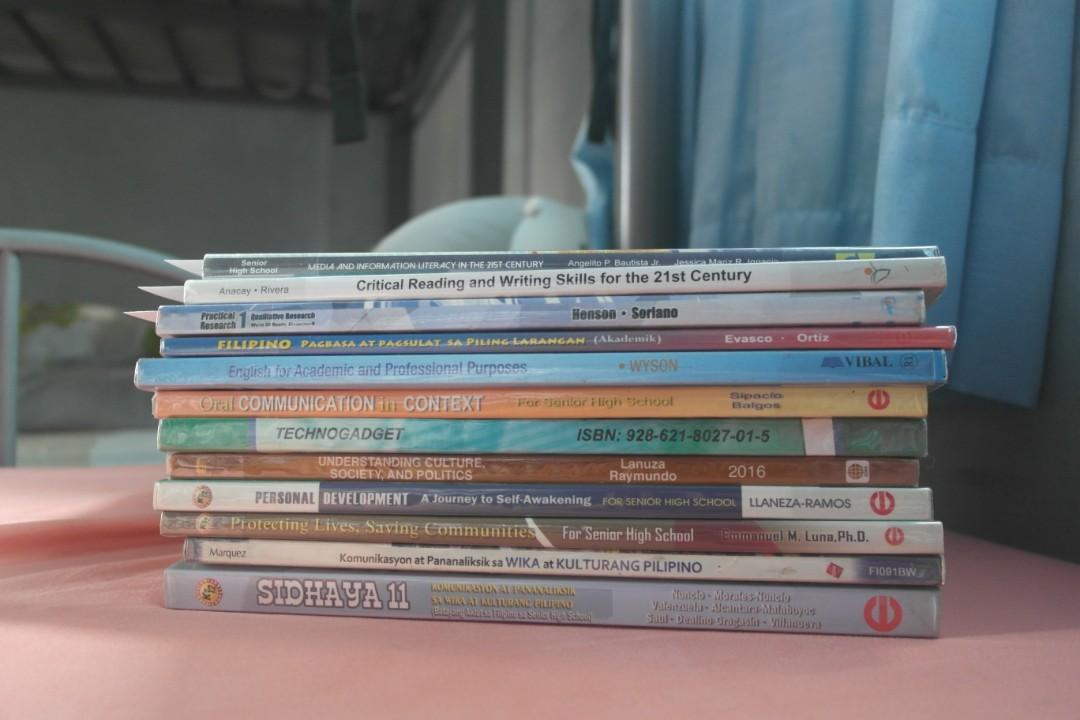 Techno Gadget (Category: Children's Books) located in Quezon City. Submitted by declutterbyv (Listing ID 1020900066, Image 3). Description: Techno Gadget by TechnoKids TechnoKids Philippines Inc. Copyright 2016 Details: - Few to none pencil marks - No pen/highlighter marks - With plastic cover Original price: PHP 350+ ** I also sell my other books for SHS students kindly check my profile :> Thanks!.