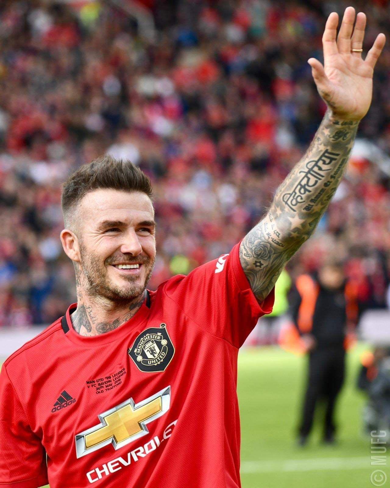 全新 曼聯 三冠王20週年紀念賽 球衣 連繡字 碧咸 Beckham #7 S碼, 男裝, 男裝衫 ＆ 外套 - Carousell