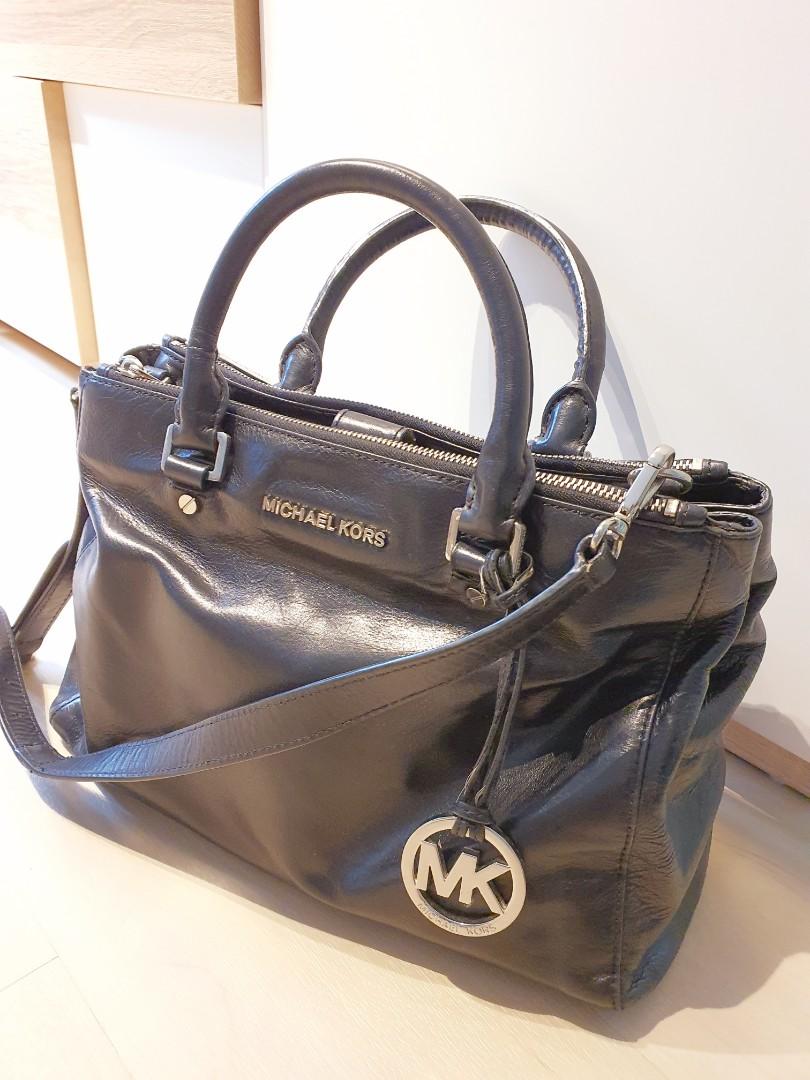 michael kors black shiny purse