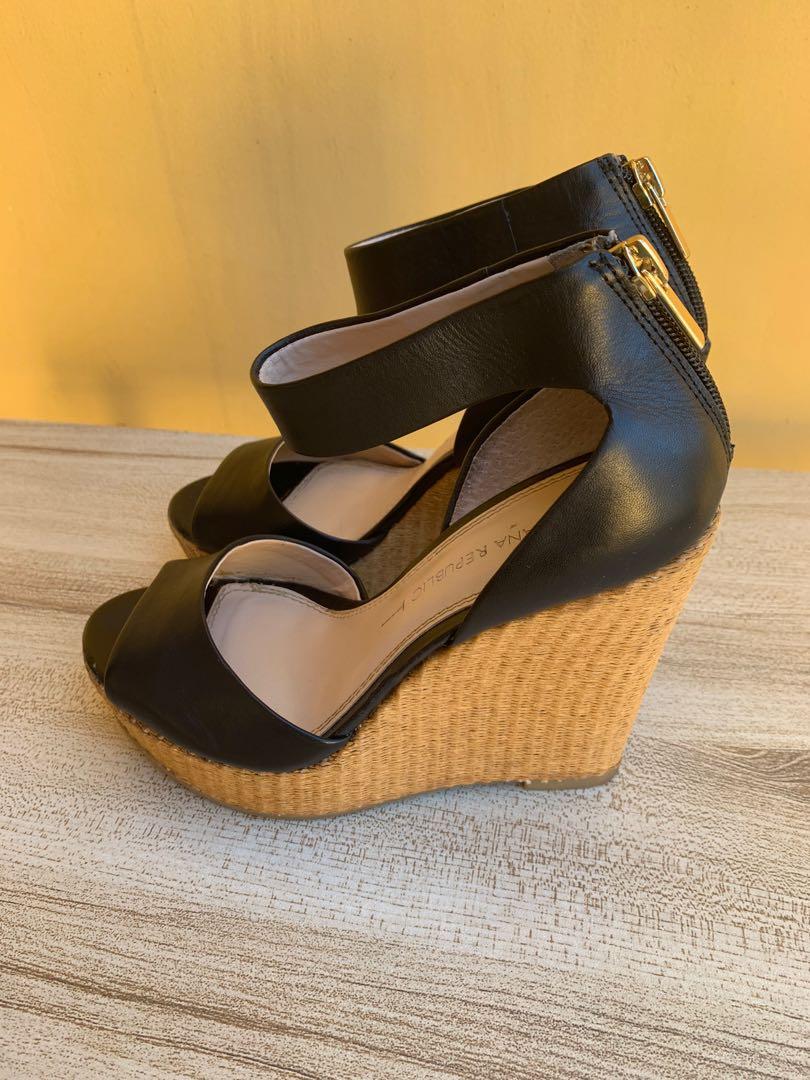 Banana Republic Woven Design Wedge Size5 Women S Fashion Shoes Heels On Carousell