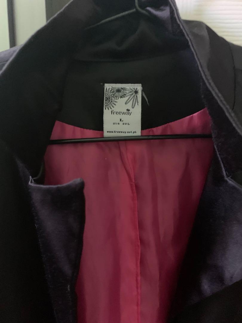 Blazer Silk Black Women (Category: Others Tops) located in Pasay City. Submitted by mscaoo (Listing ID 1021061986, Image 3). Description: Brand - Freeway size - Large RFS - Not fit to me too large .