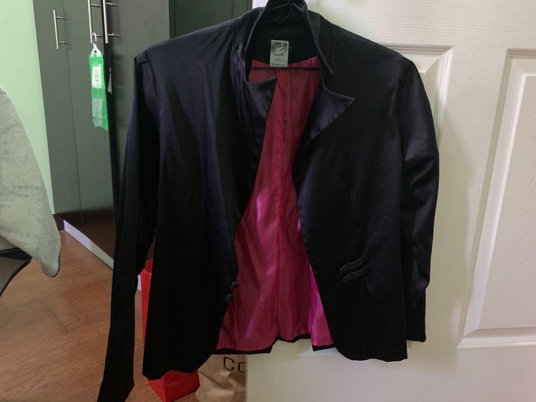 Blazer Silk Black Women (Category: Others Tops) located in Pasay City. Submitted by mscaoo (Listing ID 1021061986, Image 2). Description: Brand - Freeway size - Large RFS - Not fit to me too large .