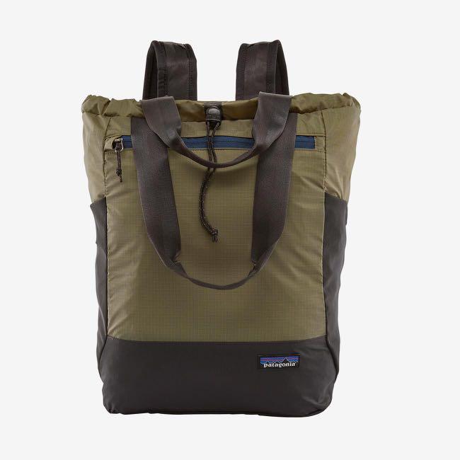 Ultra black hole tote pack