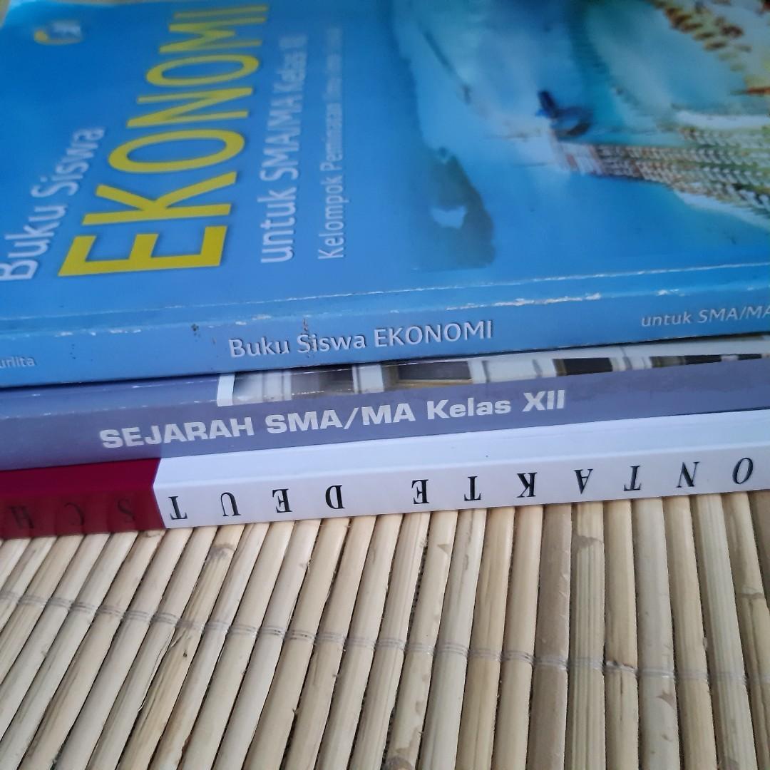 Buku Pelajaran Ekonomi Kelas Xi Yrama Widya Bahasa Jerman 2 Katalis Sejarah Kelas Xii Bailmu Buku Alat Tulis Buku Di Carousell