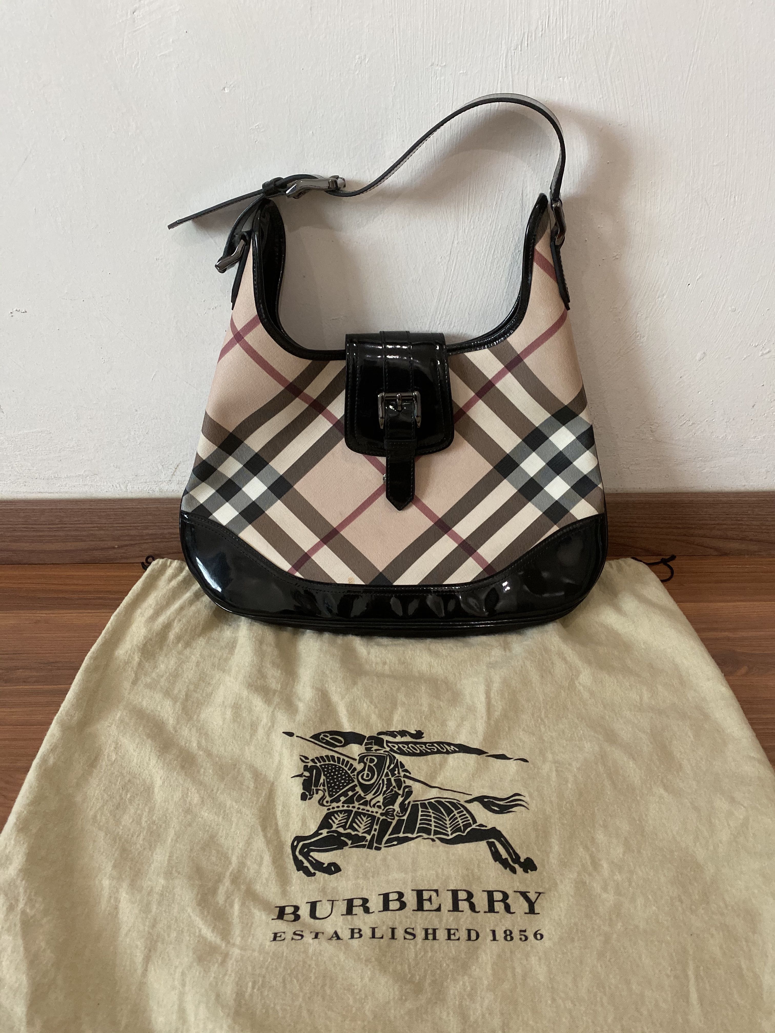 Burberry Patent Nova Check Brooke Hobo in Black
