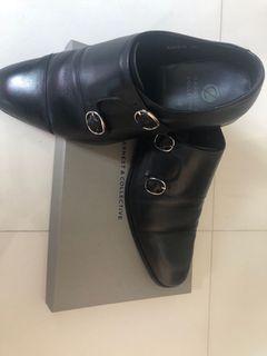 Captoe Double monkstraps in black
