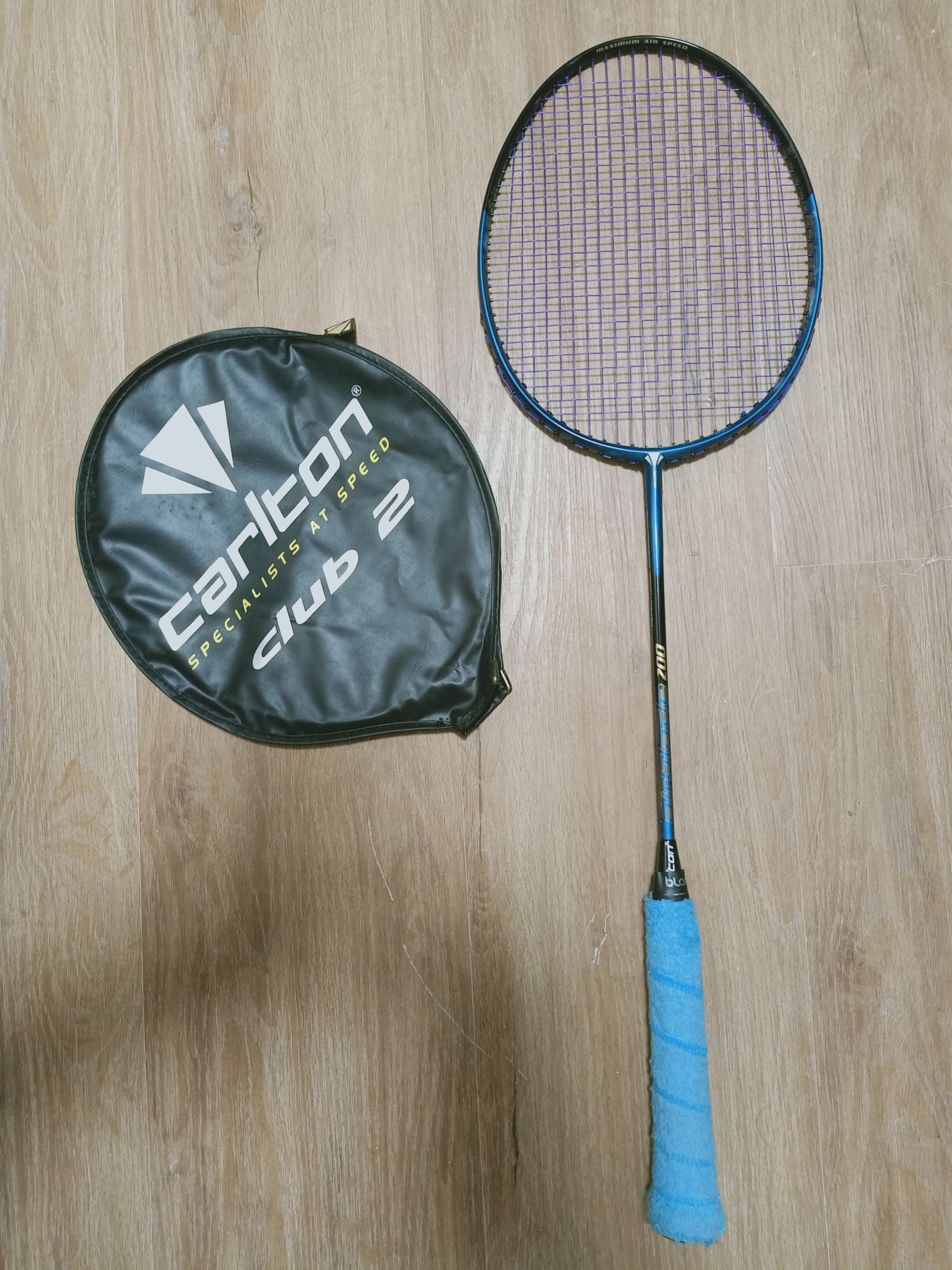 Carlton airblade 200 badminton racket, Sports Equipment, Fishing on Carousell