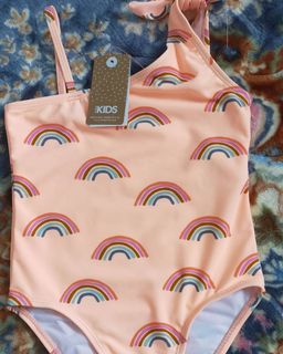 (Category: ) located in . Submitted by raisya_wardrobe (Listing ID 1021048698, Image 1). Description: .