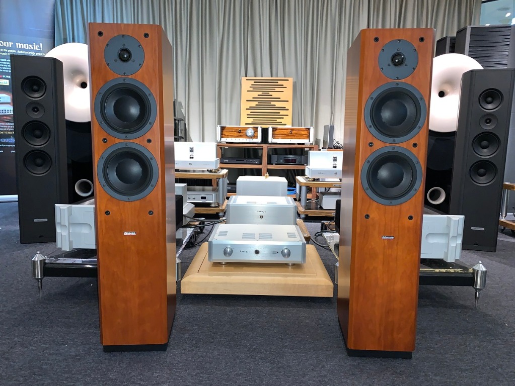 dynaudio 220
