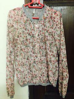 Flower Bomber Jacket Stradivarius